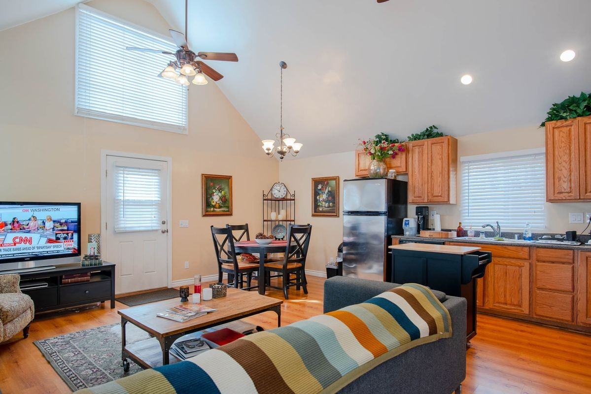 16145 Rayen St - Photo 4 of 8