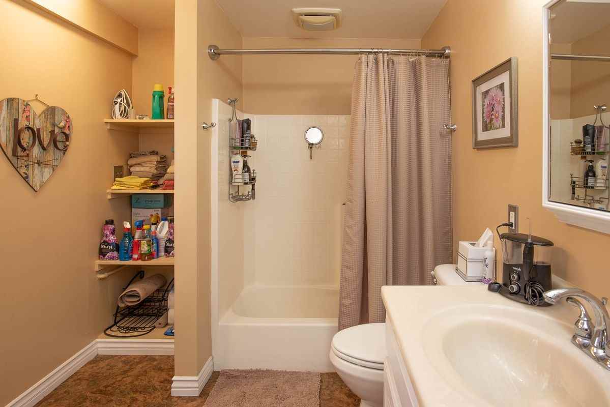 16145 Rayen St - Photo 7 of 8