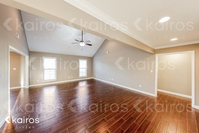 700 Hickory Ave - Photo 2 of 15