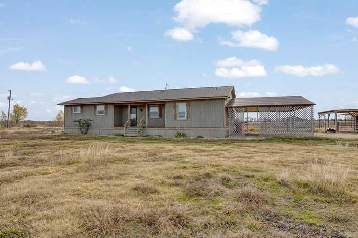 2566 E Fm 1550 - Photo 2 of 26