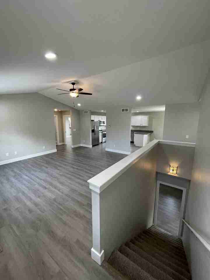 108 Kennedy Ct - Photo 2 of 10