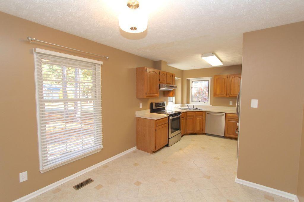 430 Sandhills Circle - Photo 2 of 10