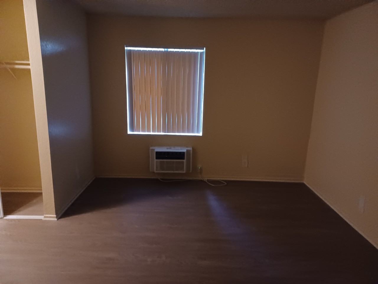12315 Graham St #20 - Photo 5 of 7