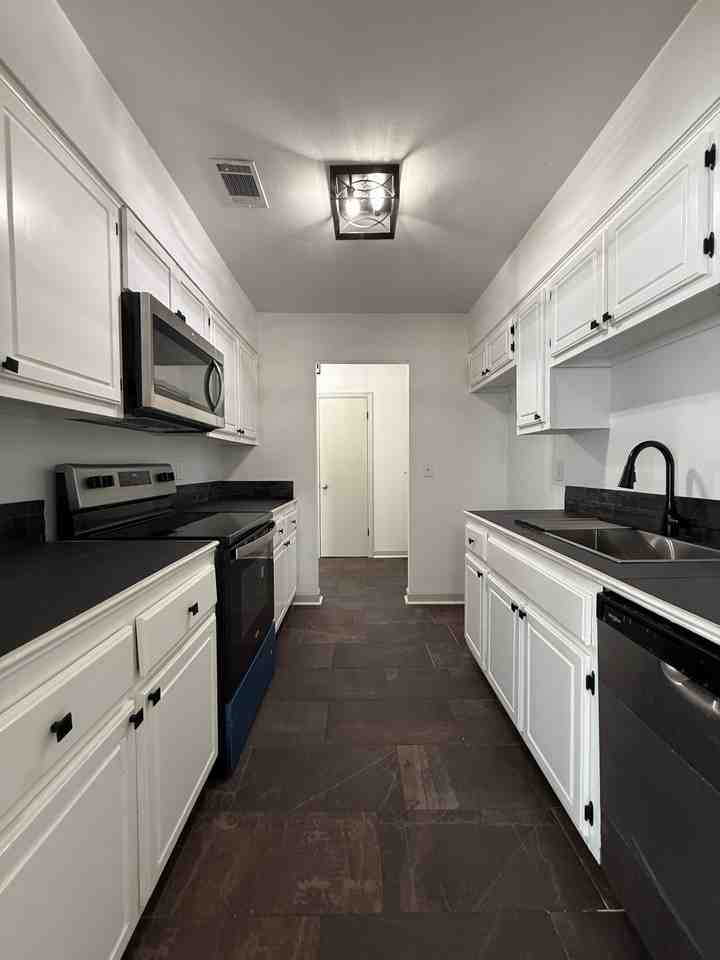 2003 Cenwood Dr #NA - Photo 5 of 12