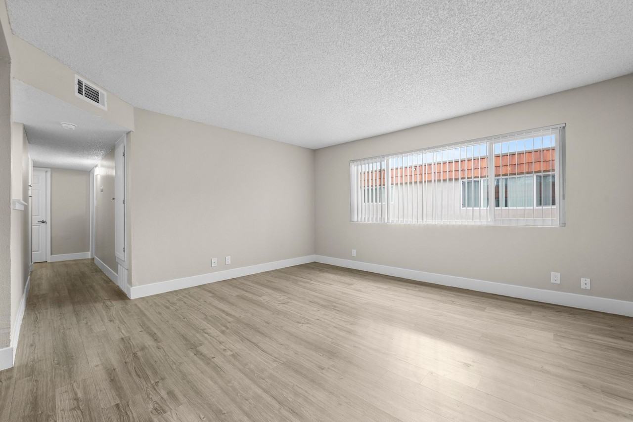 Sherwood Forest Apartments - Photo 6 of 50