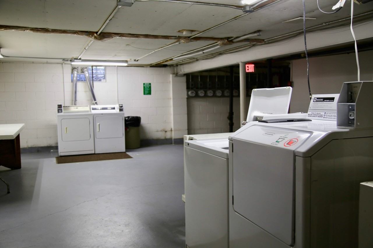 2812 Bolivar Apts. - Photo 5 of 28