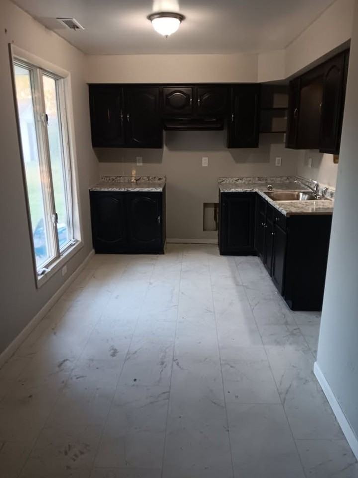 5711 N Park Dr - Photo 3 of 4