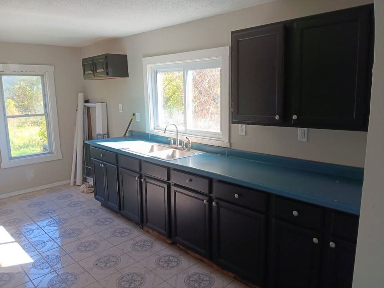 2231 Loren Street - Photo 2 of 5