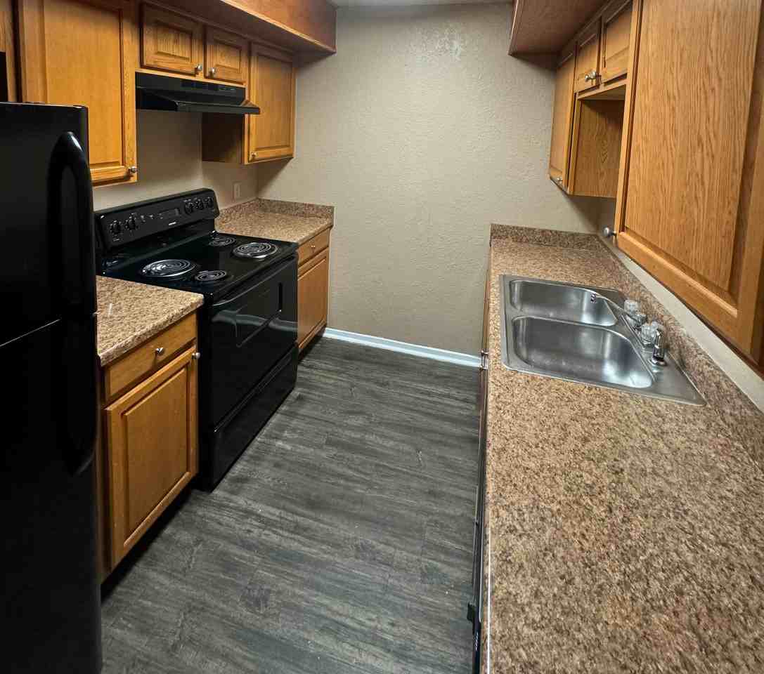 Summit - Photo 2 of 26