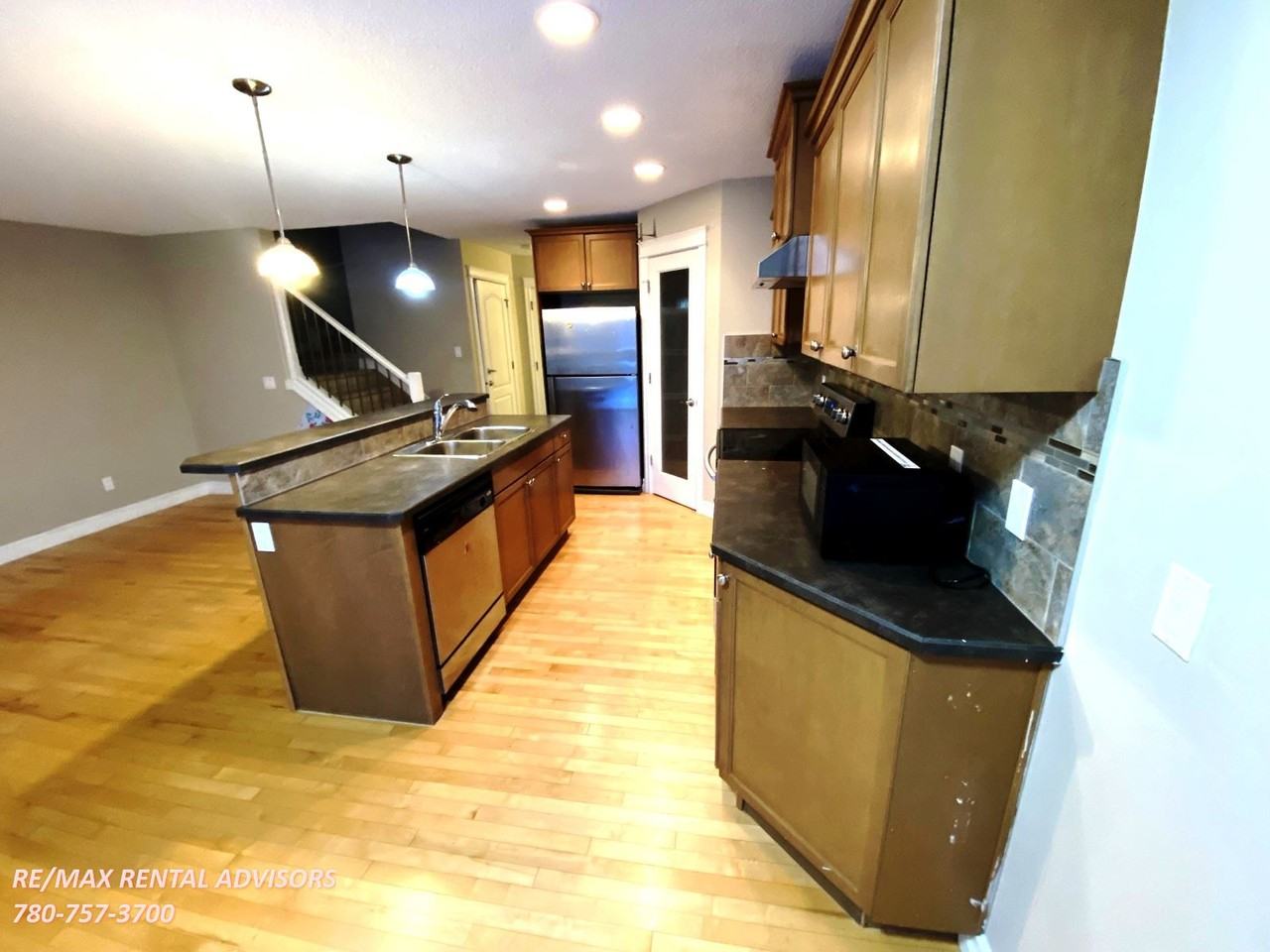 3034 16a Ave Nw - Photo 3 of 20