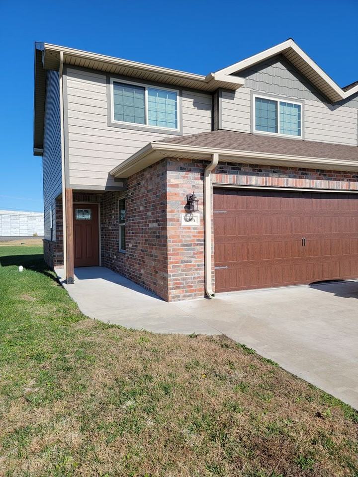 Montana Crossing Duplexes - Photo 2 of 39