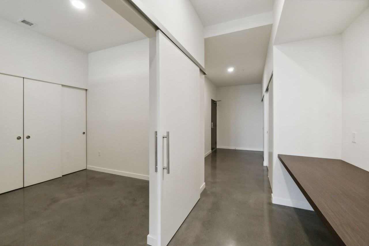 23 Broadway - Photo 6 of 12