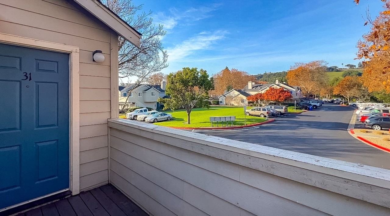 31 Golden Gate Cir - Photo 2 of 22