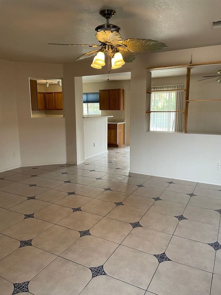 7870 E 34th St - Photo 2 of 24