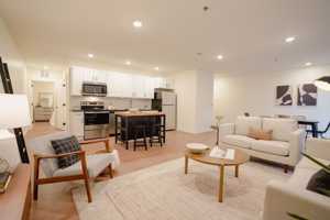 featured image of 476 Taylor Ave