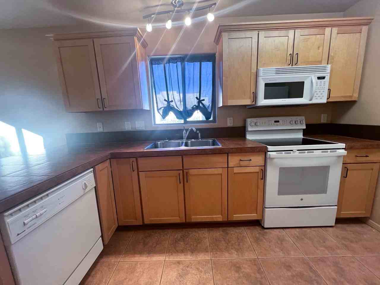 5915 N Thunder Ridge Rd #3 - Photo 3 of 16