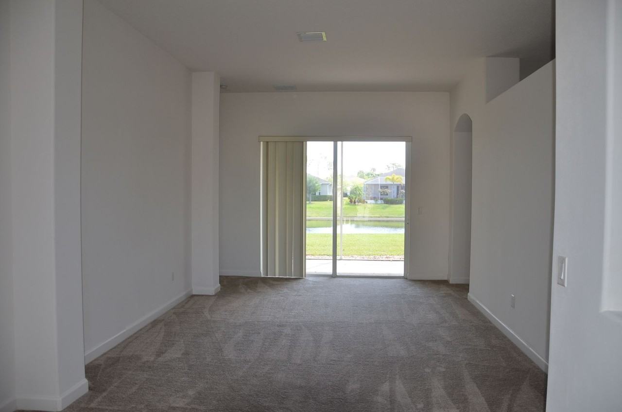 3205 Brookfield Dr - Photo 2 of 21