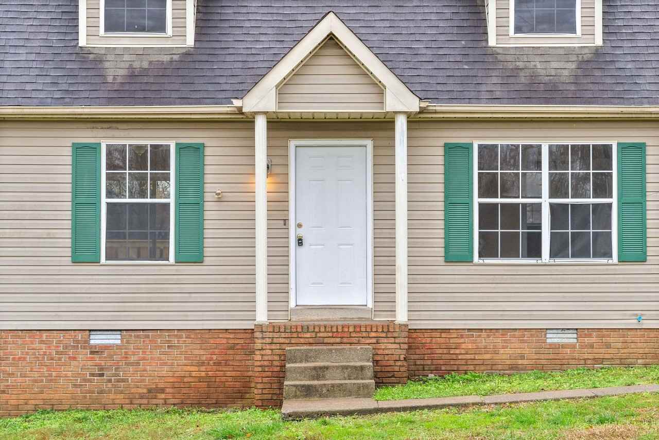 533 Bruce Jenner Dr - Photo 3 of 23