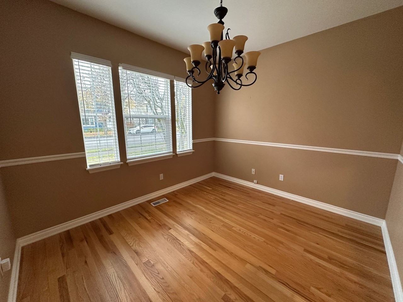 2061 Palisade Blvd - Photo 2 of 15