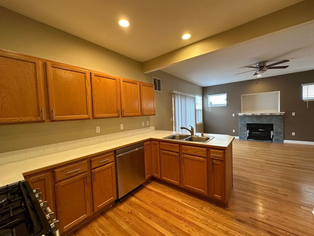 2061 Palisade Blvd - Photo 3 of 15