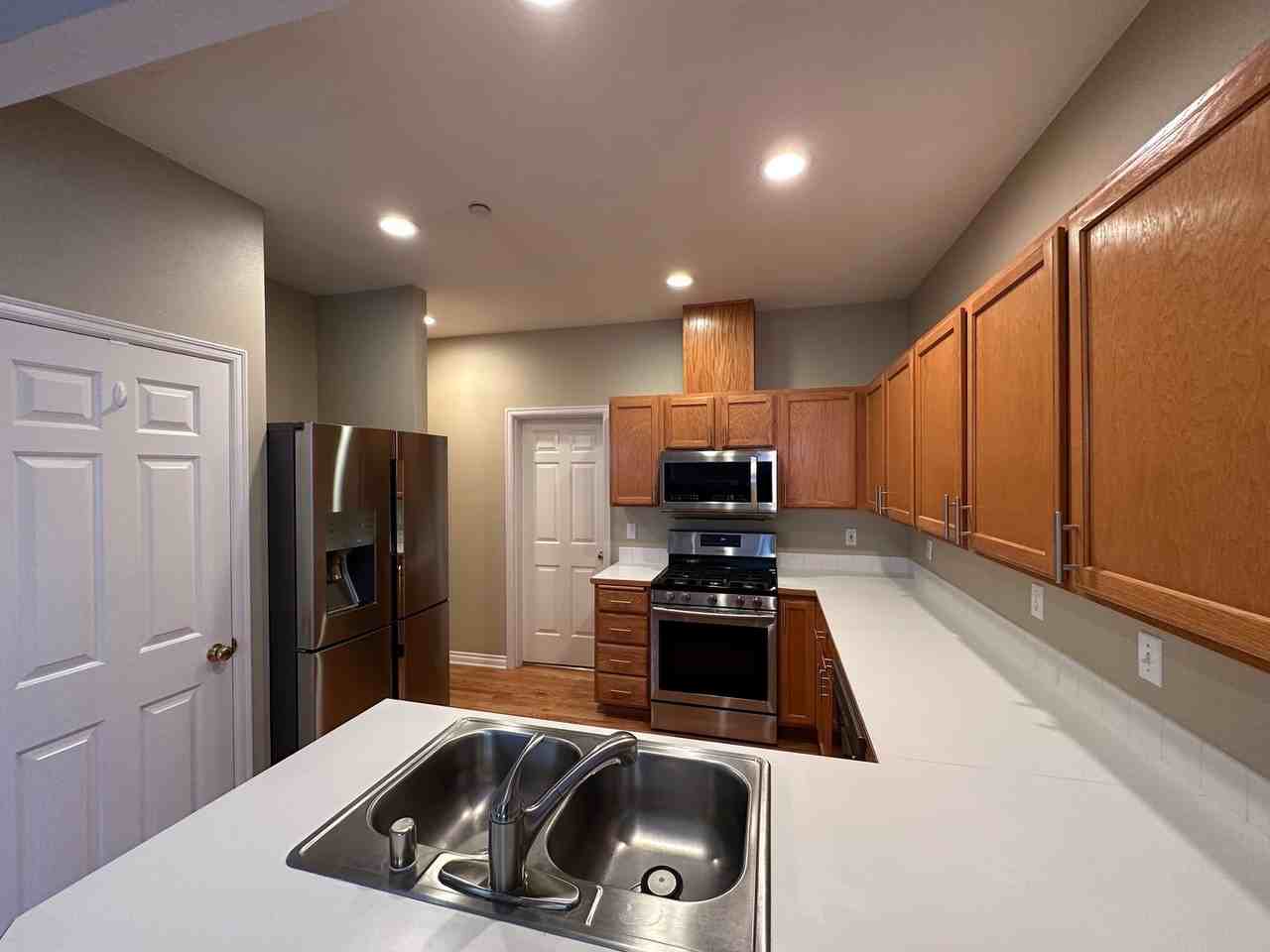 2061 Palisade Blvd - Photo 4 of 15