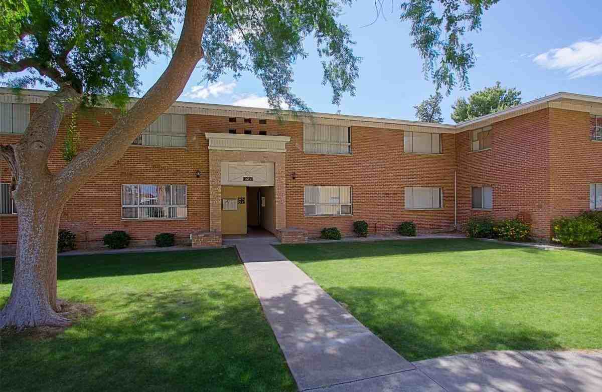 1600 W Highland Ave - Photo 6 of 19