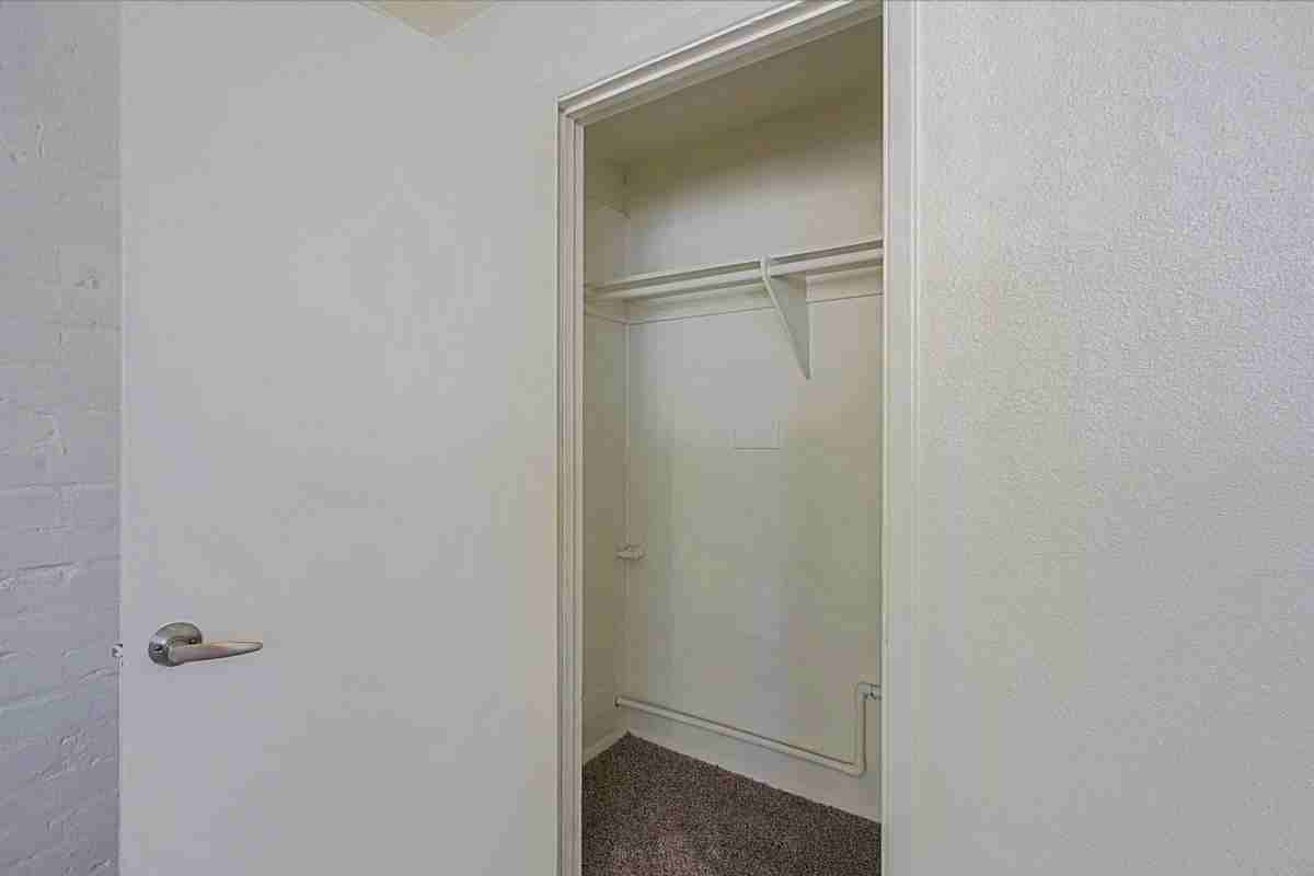 1600 West Highland Avenue - Photo 3 of 19