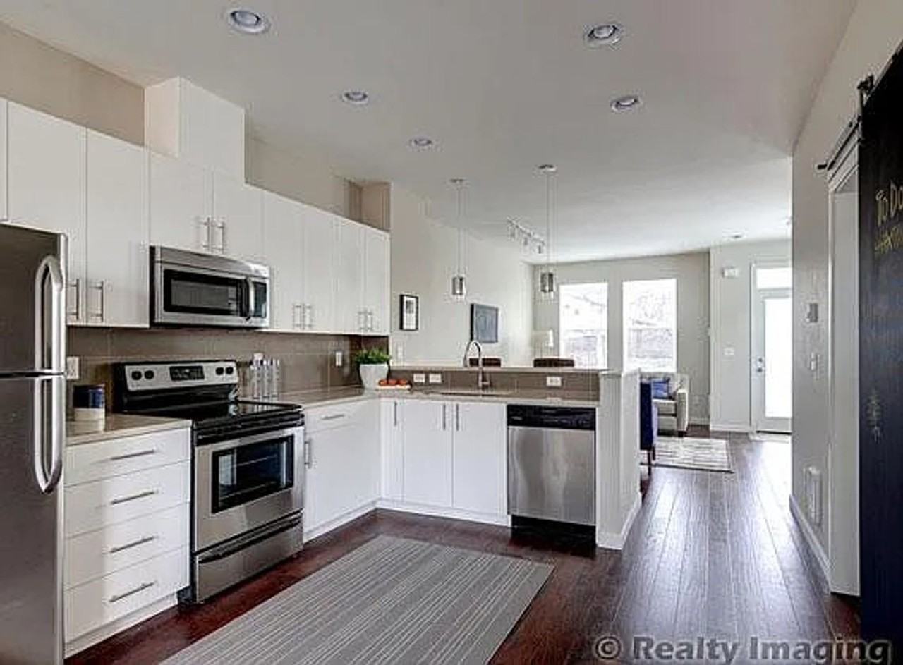 Axis PDX Apartments - Photo 2 of 8