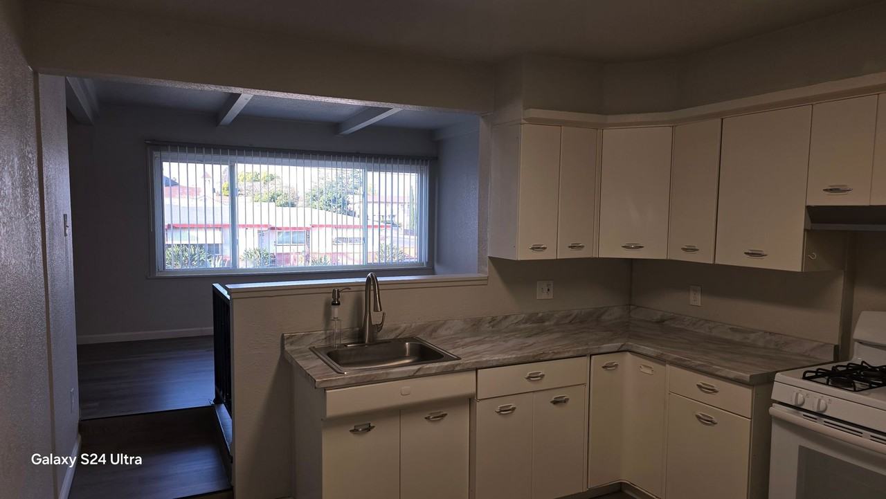 130 Shasta St - Photo 2 of 15