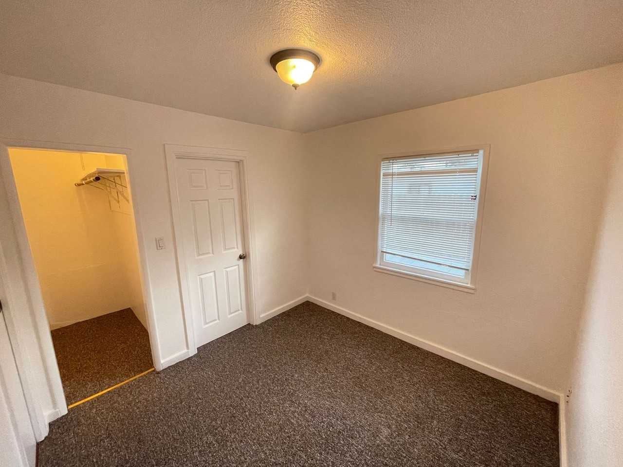 1324 Longbranch Ave - Photo 7 of 11