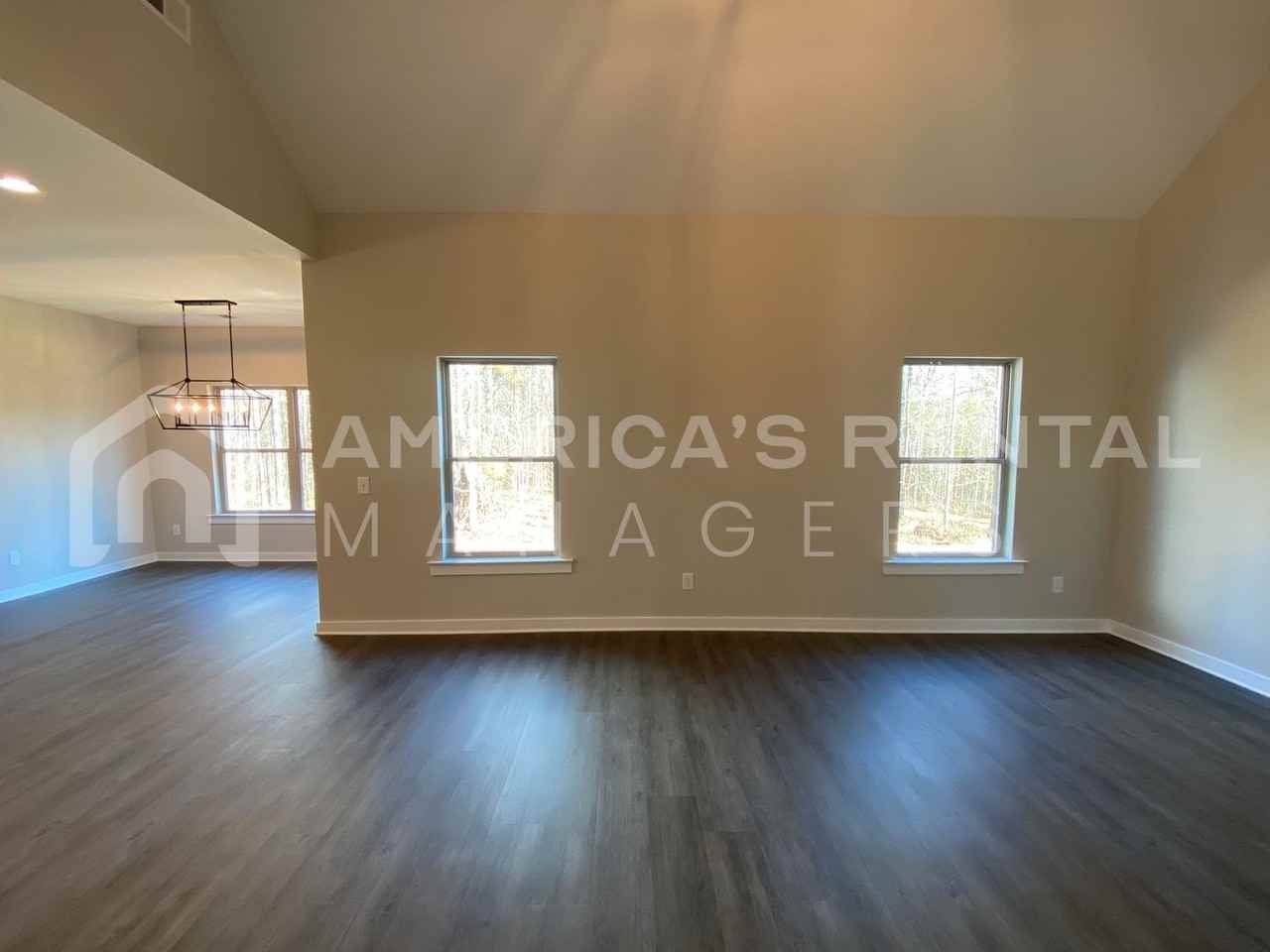 308 Lakewood Ln - Photo 5 of 34