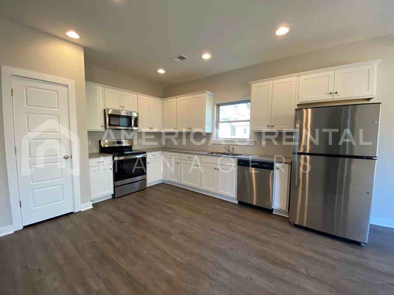 308 Lakewood Ln - Photo 6 of 34