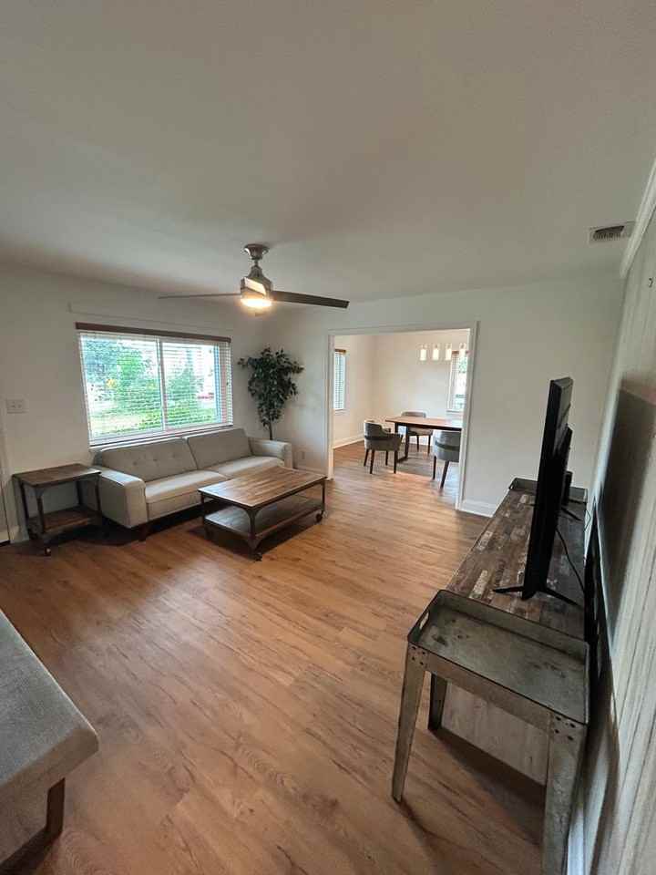 306 Wilson Ave - Photo 3 of 31