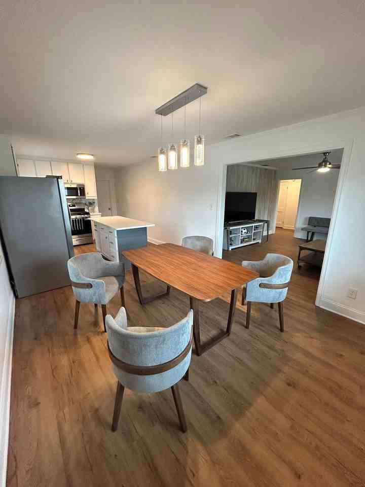 306 Wilson Ave - Photo 5 of 31