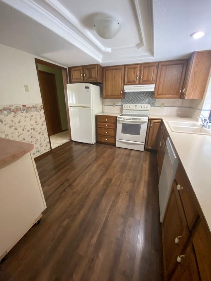 9420 60th Dr Ne - Photo 2 of 14