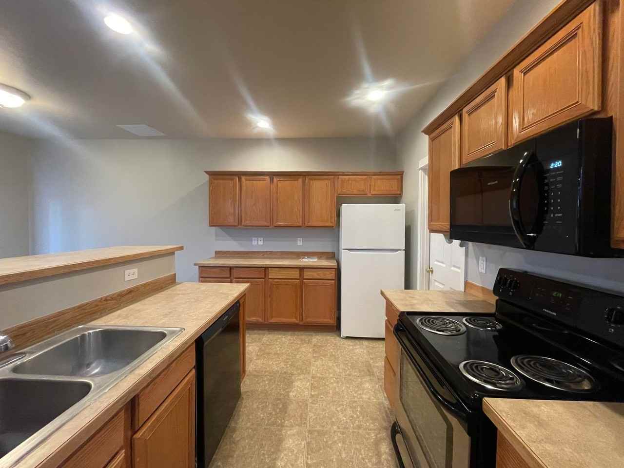 2614 Sw Cascade Mountain Ln - Photo 2 of 18