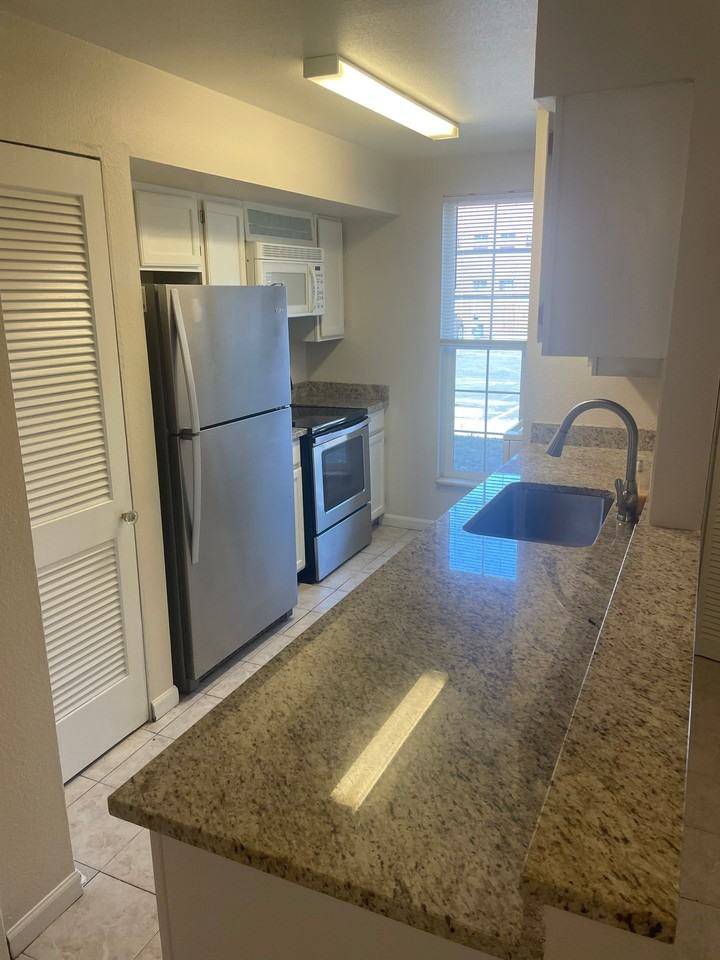 865 S Quebec St #104A - Photo 3 of 32