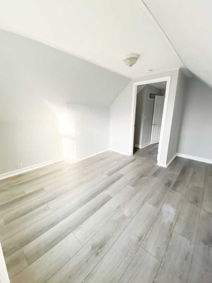 142 E Cartwright Ave - Photo 3 of 5