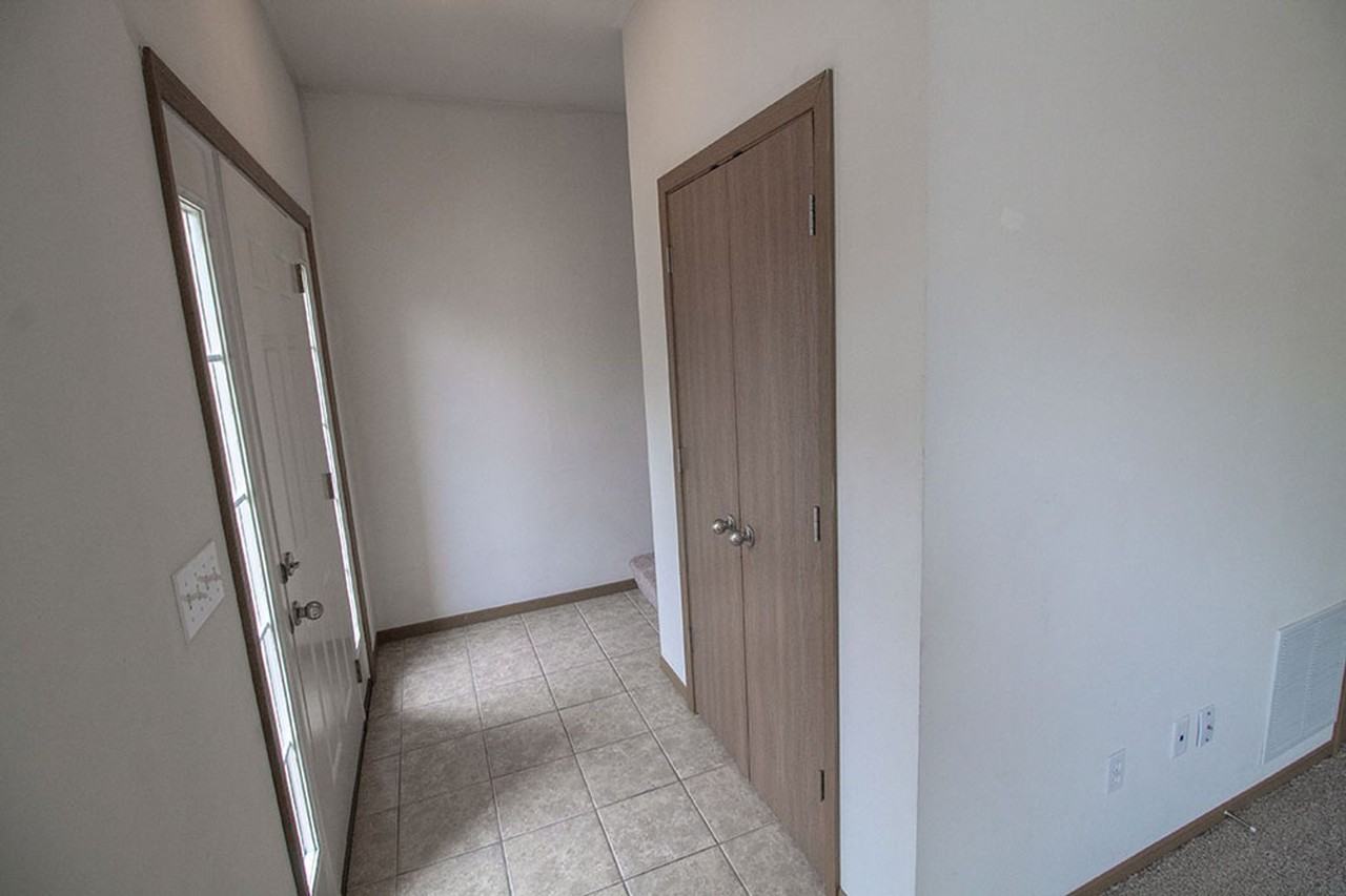 1627 Citadel Dr - Photo 2 of 22