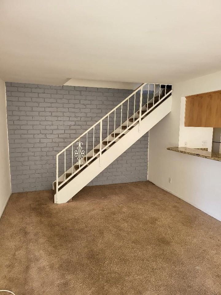 2692 Victoria Ave - Photo 4 of 17