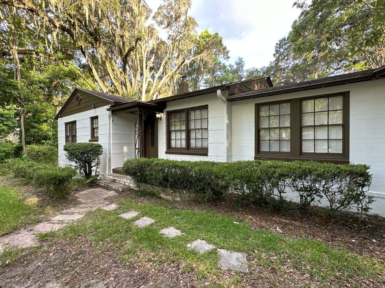 2619 Nw 2nd Ave - Photo 2 of 21