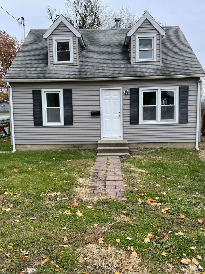 1717 12th St - Photo 3 of 15