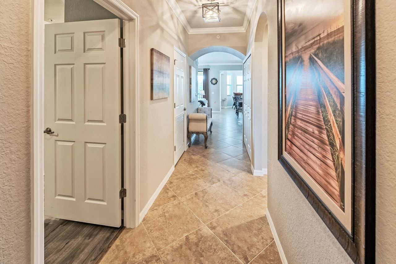 9727 Acqua Ct #423 - Photo 4 of 38