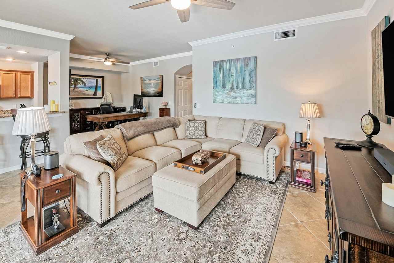 9727 Acqua Ct #423 - Photo 6 of 38