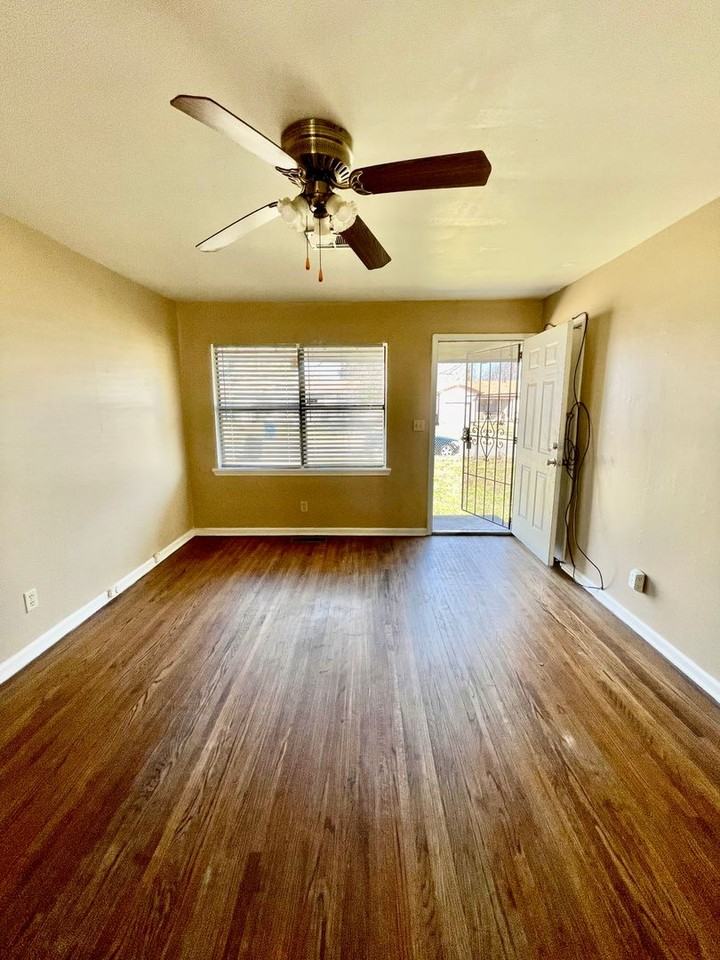 830 E 52nd Pl N - Photo 2 of 10