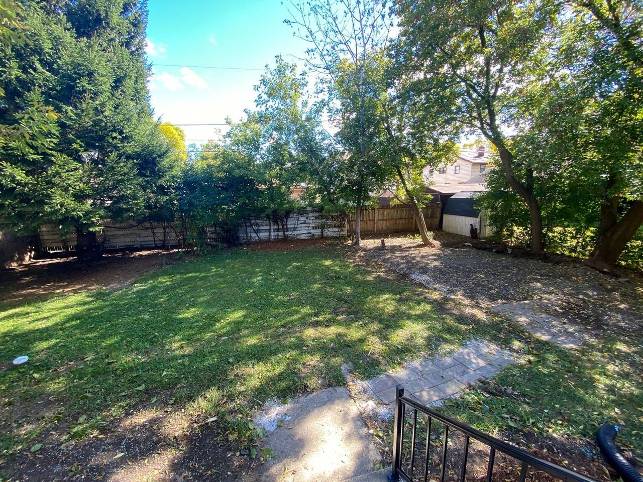 6570 N 54th St - Photo 3 of 12