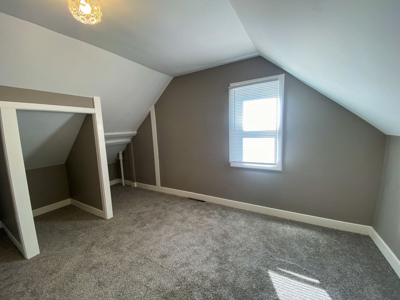 6570 N 54th St - Photo 5 of 12