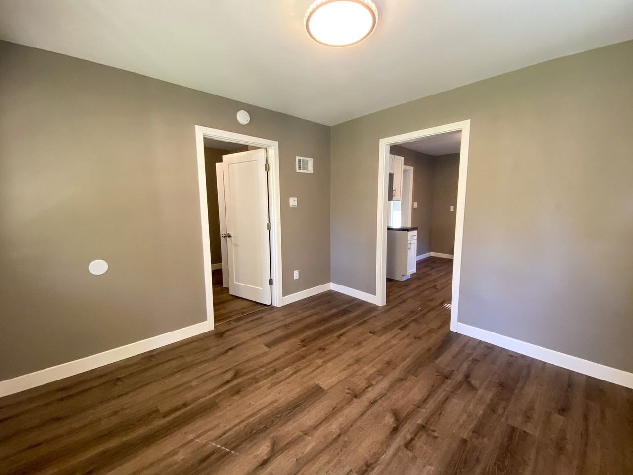 6570 N 54th St - Photo 6 of 12