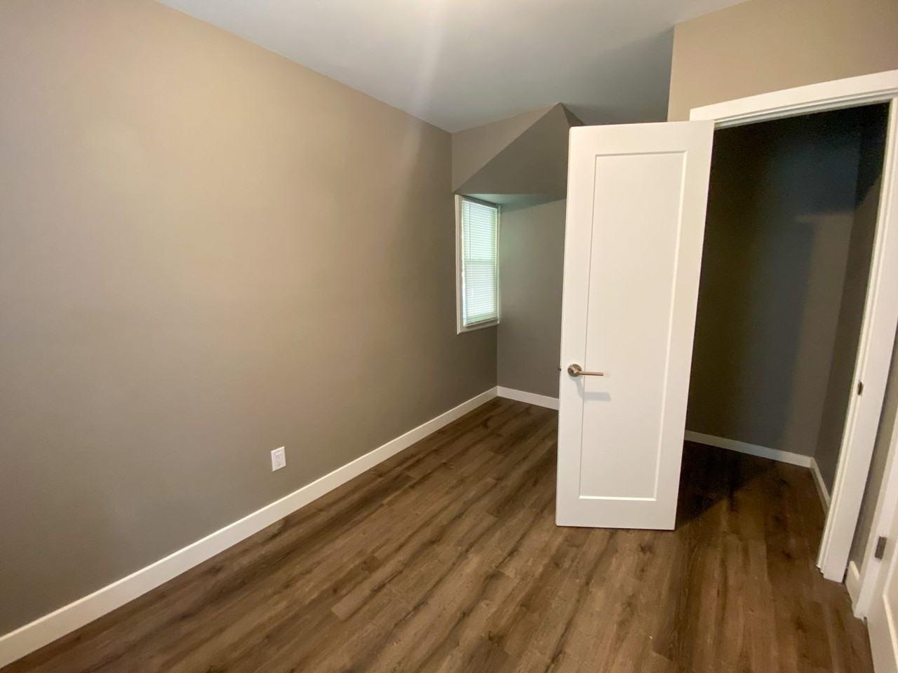 6570 N 54th St - Photo 7 of 12