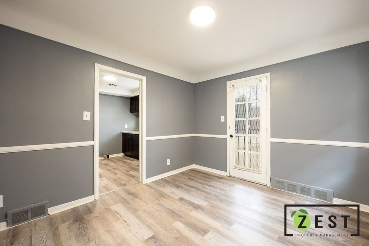 4610 Chatsworth St - Photo 7 of 27